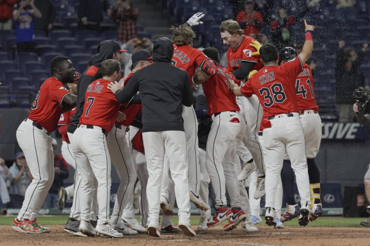 Tork'S 9Th Inning Homer: The Play Everyone'S Talking About! - 6v0v0u5